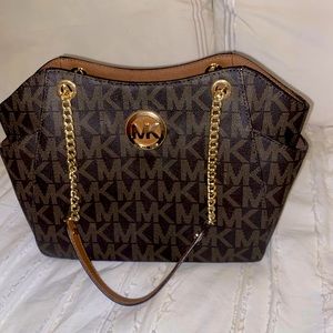 Michael Kors Jet Set Purse